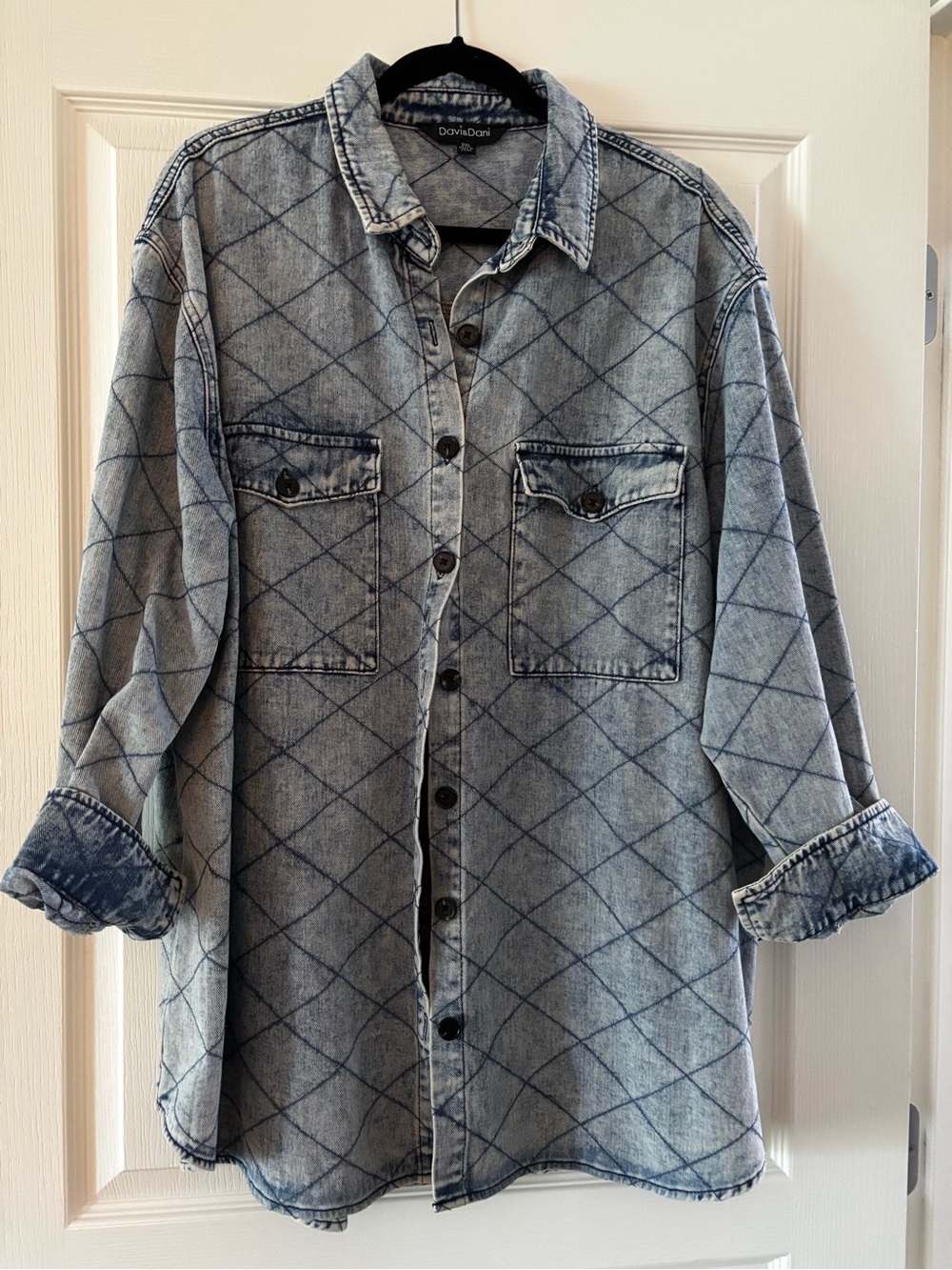 DAVI & DANI Light Wash Quilted Denim Shacket - Blue